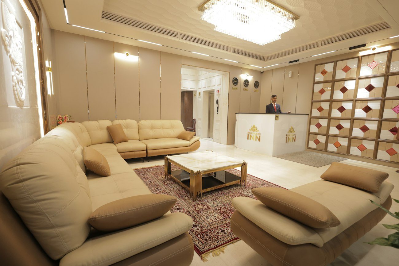 Sofas and a coffee table in a hotel lobby